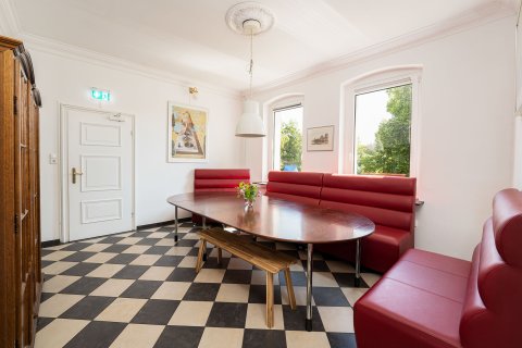 11 Alte Schule Deifeld Vakantiehuis Sauerland Winterberg Duitsland 2e eetkamer.