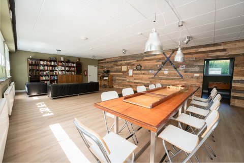 14 Alte Schule Deifeld Vakantiewoning Sauerland Winterberg Duitsland speelkelder darten.