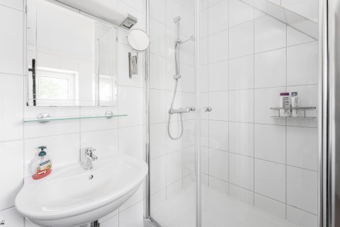33 Alte Schule Deifeld Vakantiehuis badkamer 3 Sauerland Winterberg Duitsland.