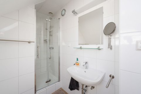 34 Alte Schule Deifeld Vakantiewoning badkamer 4 Sauerland Winterberg Duitsland.