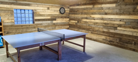 Entspannungsräume im Haus am wilde Aar Vakantiehuis met tafeltennistafel en darts.